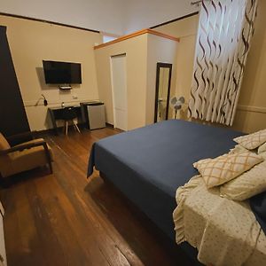 Habitación Grande con Cama King